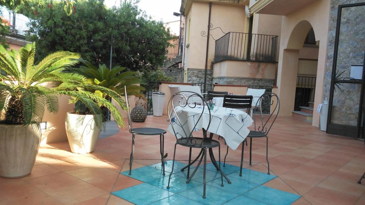Hotel Del Sole Al Plebiscito Sapri Bagian luar foto